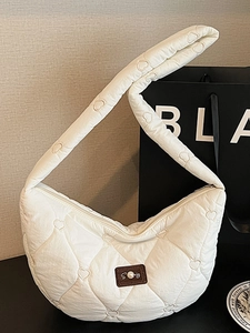 Damen Gesteppt Herzmuster Puffer Schultertasche Große Kapazität Nylon Hobo Umhängetasche Mit Breit Gurt Perle Dekor