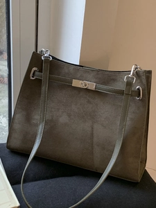 Vintage Frosted PU Leather Tote Bag Large Capacity Commuter Shoulder Bag For Women Retro Minimalist Underarm Bag With Metal Buckle