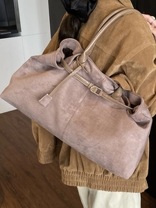 Retro large capacity faux suede tote bag in dusty pink with buckle and tassel detail