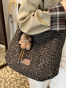 Vintage leopard print shoulder bag with large capacity and plush bear charm decoration