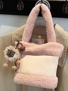Sac seau en peluche rose avec chaîne et pendentif alpaga pour femmes en automne