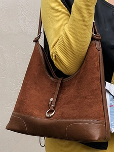Vintage brown frosted leather hobo bag with large capacity and stylish metal ring