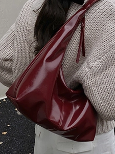 Minimalist deep red glossy hobo tote bag in large capacity for commuting