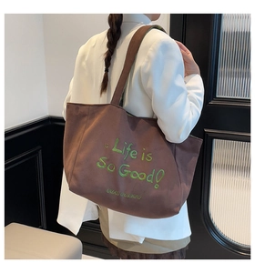 Braune Canvas-Tragetasche mit Life is So Good Text und langen Schulterriemen