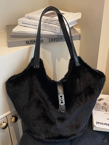 Sac Fourre-tout Femme en Peluche Fausse Fourrure Urbain Minimaliste Grande Capacité Sac à Épaule Avec Sangle en Cuir et Serrure en Métal Sac à Main d'Hiver