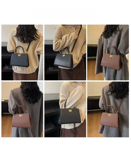Collage de sacs cabas chics en noir et marron montrant divers styles de transport