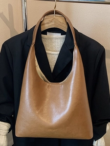 Retro brown large capacity hobo tote bag in oily faux leather finish for women