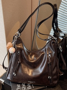 Women Retro PU Leather Shoulder Bag Vintage Fashion Tote Bag Large Capacity Commuting Handbag With Tassel Baseball Charm