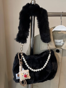 Sac à Épaule en Peluche à la Mode avec Chaîne en Künstliche Perles Fausse Fourrure Sac Bandoulière Froncé Pendentif Dessin Animé Femme