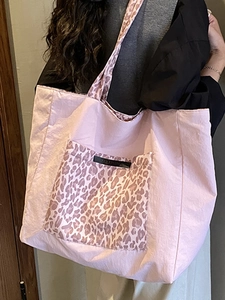 Pink leopard print tote bag with large capacity for women casual shoulder carry
