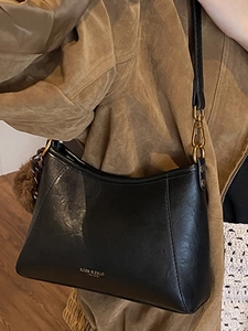 Französischer Stil schwarze Leder Umhängetasche mit goldenen Details und Logo