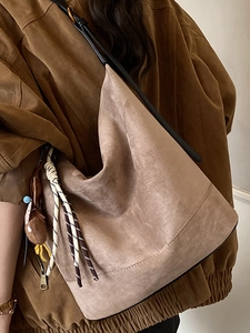 Retro khaki suede tote bag with woven charm, large capacity minimalist shoulder bag style