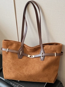 Grand sac cabas vintage en daim marron caramel avec bandoulière pour l'automne