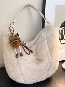 Borsa a Tracolla da Donna in Peluche di Ecopelliccia Borsa Hobo di Grande Capacità Con Simpatico Ciondolo Animale Borsa Sottobraccio Morbida e Calda
