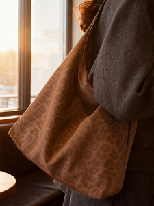 Retro leopard print tote bag for women featuring a spacious interior and soft suede texture