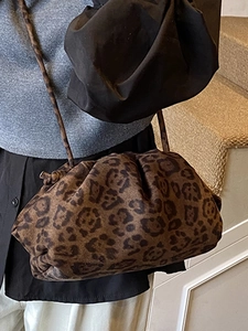 Borsa a tracolla alla moda con stampa leopardata e design a nuvola plissettata da donna