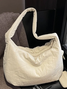 Sac Bandoulière Dumpling en Tissu Lavé Minimaliste Urbain pour Femmes Grande Capacité Sac Hobo Couleur Unie Décontracté