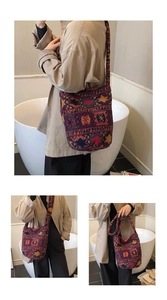 Détail d'un sac seau en peluche à motif ethnique coloré avec large bandoulière