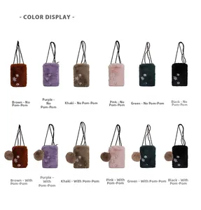 Sélection de couleurs pour mini sacs en peluche avec broderie d'étoiles et pompon doux