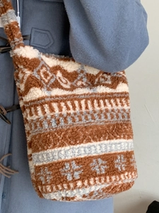 Sac cabas d'hiver en peluche à motifs géométriques nordiques et large bandoulière