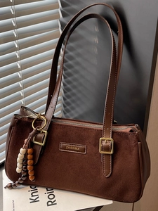 Sac Baguette Femme Vintage PU Texture Daim Sac Sous le Bras Simple Grande Capacité Sac à Bandoulière Avec Pendentif Perles