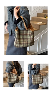 Detail of checkered tote bag with Bonne journée embroidery and warm fleece lining