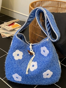 Sweet Plush Flower Embroidered Tote Bag Winter Artistic Forest Style Large Capacity Fleece Shoulder Bag With Horn Button