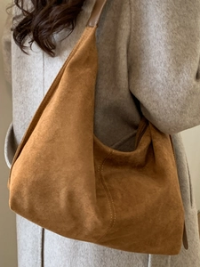 Borsa hobo in pelle scamosciata marrone opaca grande borsa a tracolla da donna