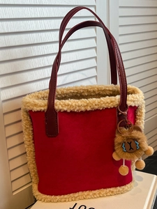 Sac Seau en Lainage pour Femmes Avec Bordure en Mouton Synthétique Grande Capacité Sac à Épaule Avec Pendentif en Peluche