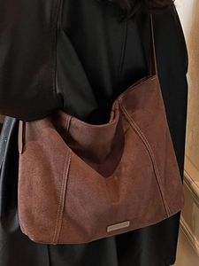 Large capacity dark brown suede tote bag with contrast stitching for autumn commute