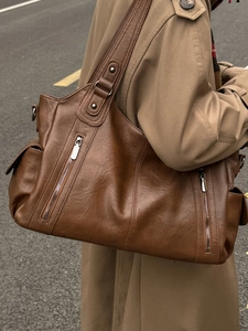Grand sac cabas marron rétro en cuir brillant pour les trajets quotidiens d'automne et d'hiver
