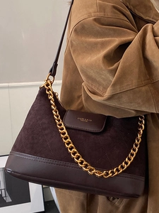 2025 Winter stylish retro dark brown shoulder bag with quilted texture and gold chain link