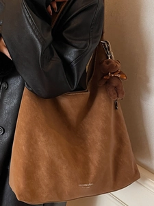 Retro brown suede tote bag with large capacity and a cute plush bear pendant accessory