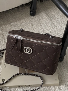 Women's Fashion Quilted Chain Shoulder Crossbody Bag Retro Minimalist PU Leather Box Bag Small Square Bag For Daily Use