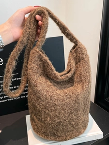 Sac Seau en Laine de Style Coréen pour Femmes Mignon Sac à Épaule en Peluche Fleur Décontracté Automne Hiver Fourre-tout