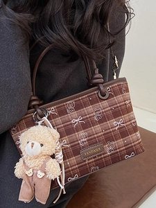 Sac fourre-tout à carreaux marron avec imprimé ours et pendentif en peluche