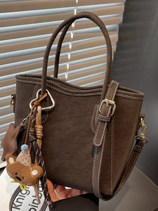 Retro PU Leder Eimertasche Für Damen Kontrastnähte Mode Handtasche Mit Bärenanhänger Schulter Umhängetasche Für Den Alltag