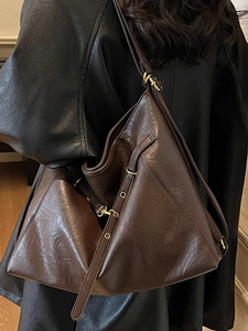 Grand sac cabas vintage en cuir marron avec détails métalliques dorés pour femme