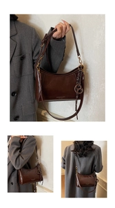 Tre viste di una borsa sottobraccio a mezzaluna marrone scuro con finitura a cera lucida