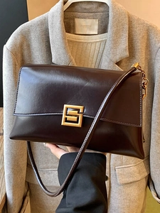 Sac à Épaule en Cuir Synthétique Mat Rétro pour Femmes Sac à Bandoulière Mode à Rabat et Chaîne Minimaliste Élégant Petit Sac Carré