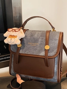 Sac à dos rétro en denim et cuir pour femme avec charmant pendentif chiot en peluche