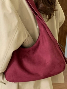 Grand sac cabas minimaliste en daim bordeaux pour femme au design hobo élégant à l'épaule