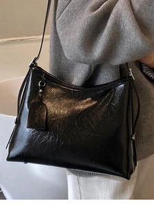 Minimalist large capacity black oil wax leather tote bag for women with silver hardware