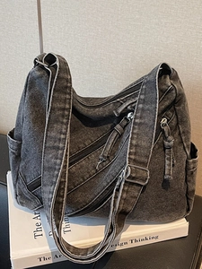 Sac cabas en jean noir délavé rétro avec plusieurs poches et large bandoulière réglable