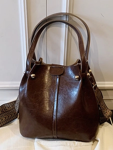Damen Retro PU Leder Eimertasche Minimalistische Schultertasche Mit Geometrischem Breitem Gurt Goldene Nieten Handtasche