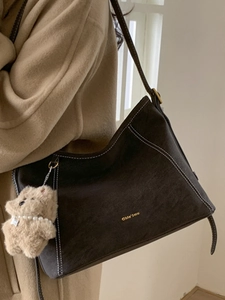 Sac sous le bras minimaliste rétro en daim marron foncé avec surpiqûres blanches apparentes