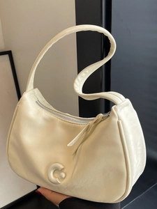 Sac sous le bras pour femmes en cuir PU texture marbre plissée sac hobo à bandoulière fermeture éclair logo C mode