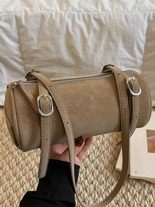 Korean Style Vintage Cylinder Shoulder Bag For Women 2025 Winter Simple Fashion Niche Design Underarm Bag Flannel Barrel Bag