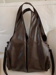 Sac Cabas en Cuir PU Rétro de Niche pour Femmes Grande Capacité Sac à Main à Bandoulière Rétro Avec Bandoulière Réglable