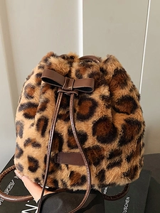 Fashionable Leopard Print Faux Fur Bucket Bag For Women Winter Crossbody Bag Plush Handbag With Drawstring Bow Decoration